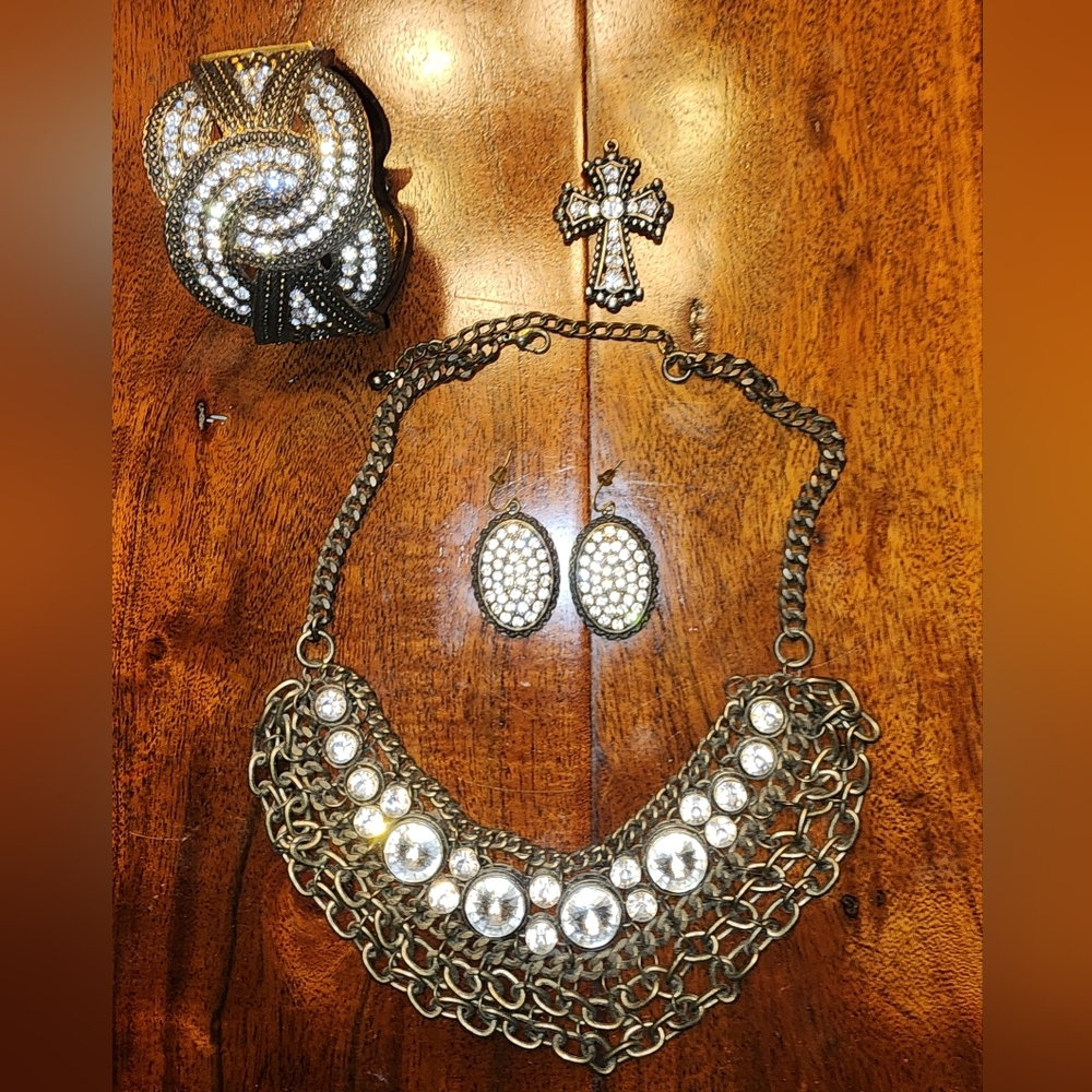 VINTAGE Antique Bronze Rhinestone Bib Statement Necklace Bracelet Earrings Set
